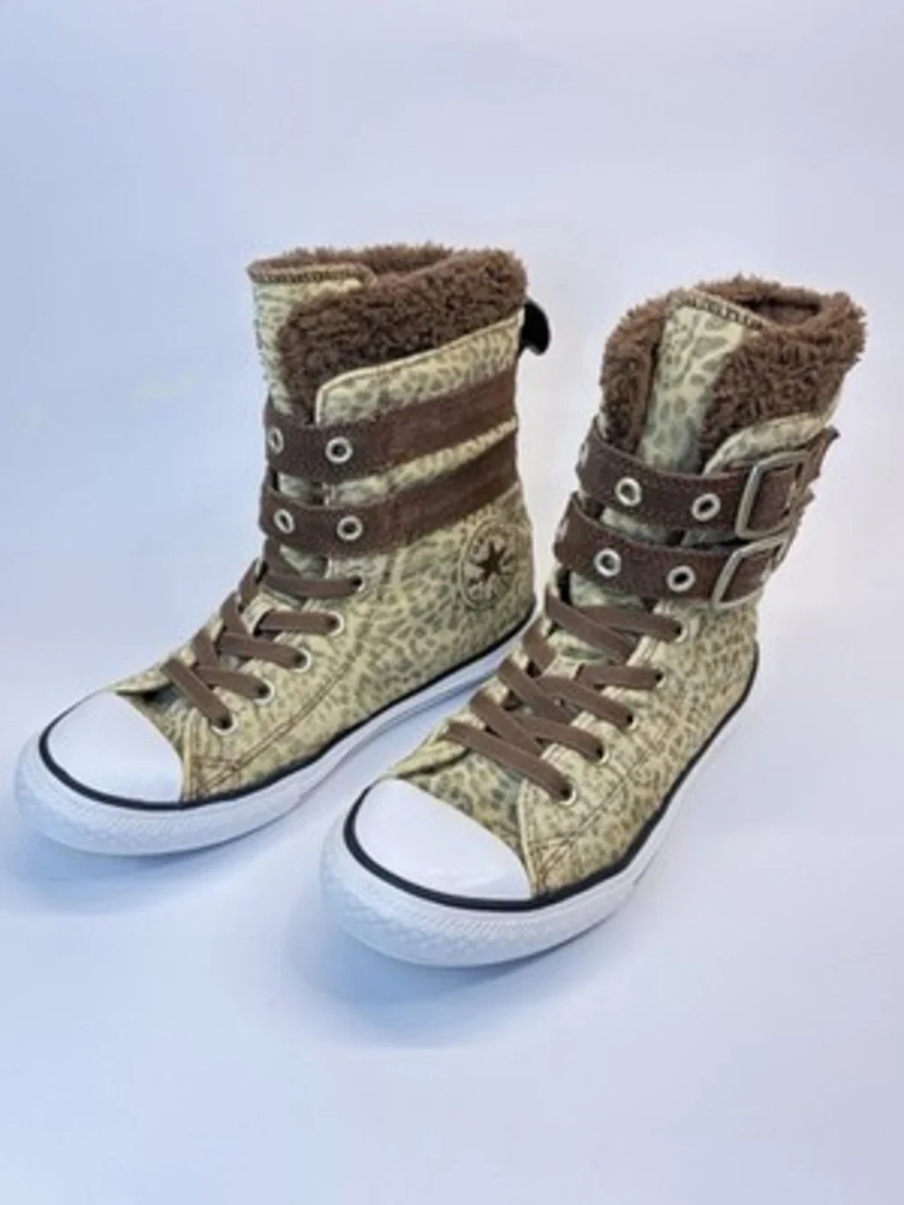 Converse Chuck Taylor All Star Junior High-Top Winter Boots – Size 3